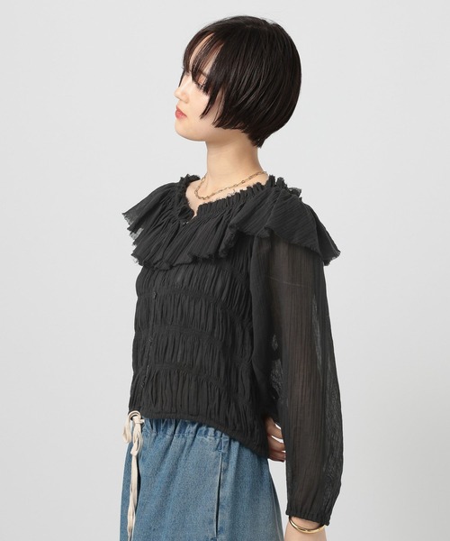 BAYFLOW（ベイフロー）の「[オフショルにもできる]2WAYラッフルブラウス（シャツ/ブラウス・レディース・ブラック/アイボリー・FREE）」の7枚目の写真