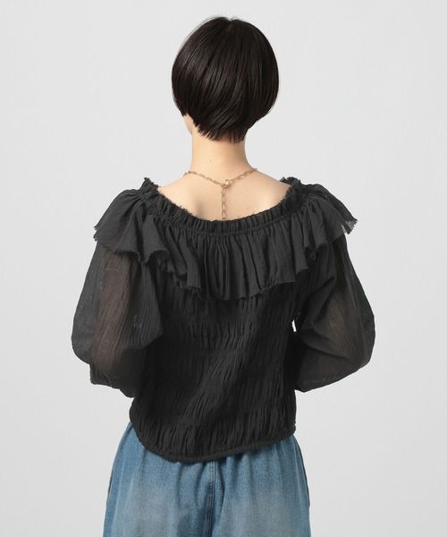 BAYFLOW（ベイフロー）の「[オフショルにもできる]2WAYラッフルブラウス（シャツ/ブラウス・レディース・ブラック/アイボリー・FREE）」の8枚目の写真