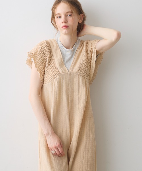 Crisp(クリスプ)の「back ribbon shirring salopette / バックリボンシャーリングサロペット(つなぎ/オールインワン・レディース・ベージュ/ブラック・FREE)」の14枚目の写真