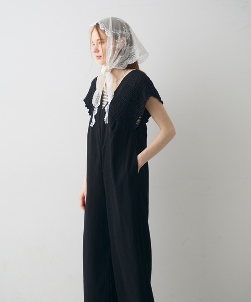 Crisp(クリスプ)の「back ribbon shirring salopette / バックリボンシャーリングサロペット(つなぎ/オールインワン・レディース・ベージュ/ブラック・FREE)」の4枚目の写真