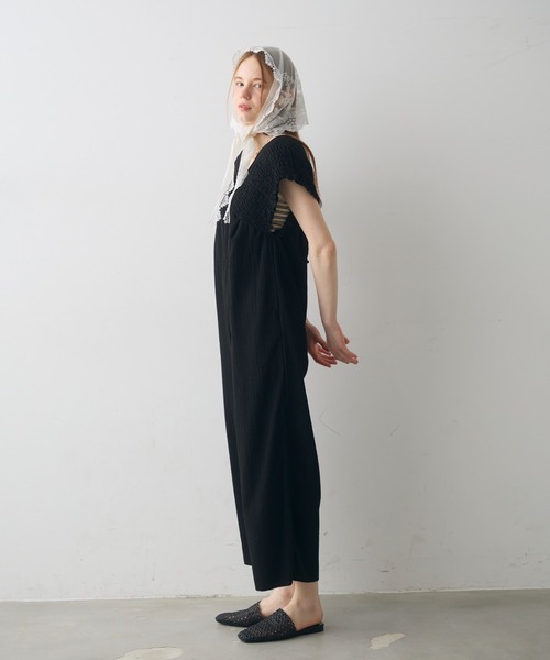 Crisp(クリスプ)の「back ribbon shirring salopette / バックリボンシャーリングサロペット(つなぎ/オールインワン・レディース・ベージュ/ブラック・FREE)」の9枚目の写真