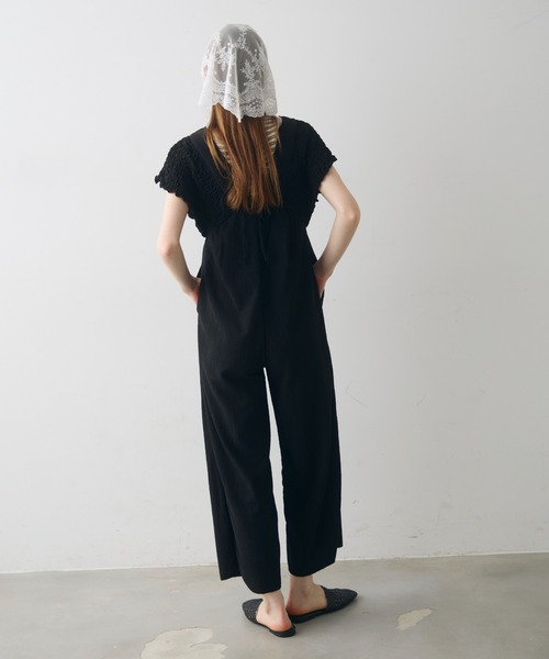 Crisp(クリスプ)の「back ribbon shirring salopette / バックリボンシャーリングサロペット(つなぎ/オールインワン・レディース・ベージュ/ブラック・FREE)」の10枚目の写真