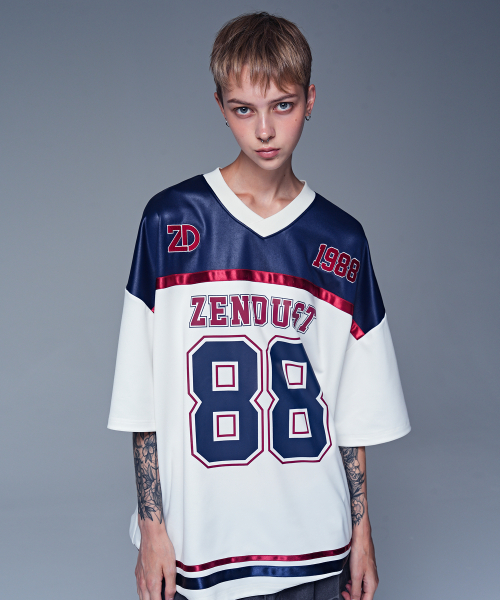 ZENDUST(ジェンダスト)の「Varsity 88 Football Jersey T-shirt BROWN(Tシャツ/カットソー・レディース・ブラウン・MEDIUM/LARGE)」の3枚目の写真