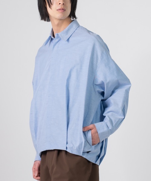 rehacer(レアセル)の「rehacer : Arc line Shirt Jacket / アークラインシャツジャケット(シャツ/ブラウス・メンズ・サックスブルー/ライトブルー・MEDIUM/SMALL/X-LARGE/LARGE)」の3枚目の写真