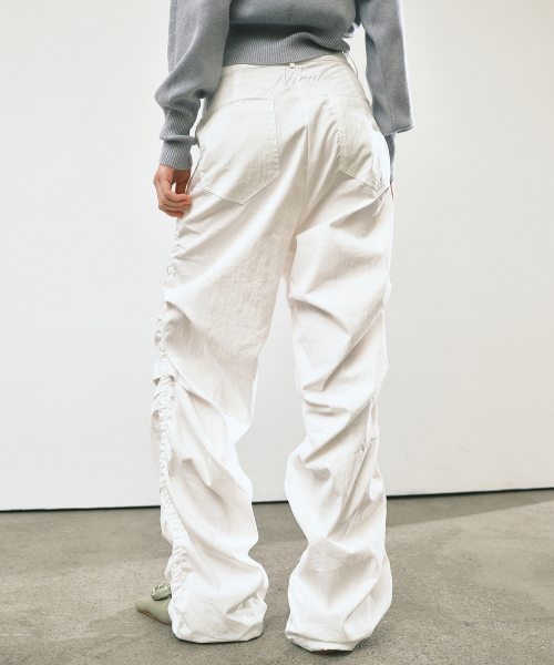 NICK&NICOLE(ニックアンドニコール)の「NICOLE シャーリングパンツ_ホワイト(その他パンツ・レディース・その他・MEDIUM/LARGE/SMALL)」の2枚目の写真