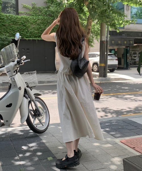 FAVORITO(ファヴォリート)の「ノースリーブトップススカートセットアップ(セットアップ・レディース・ベージュ/ブラック・F)」の6枚目の写真