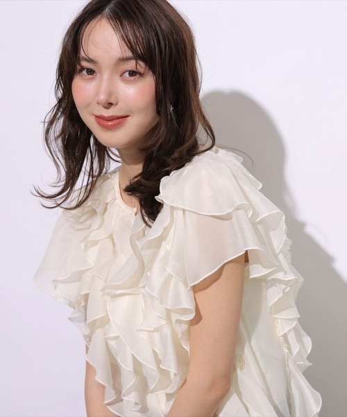 Mystrada(マイストラーダ)の「フリルブラウス(シャツ/ブラウス・レディース・チャコールグレー/オフホワイト/ライトパープル・38/36)」の2枚目の写真