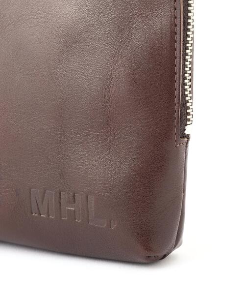 MHL.(エムエイチエル)の「BASIC LEATHER(ポーチ・レディース・ブラウン/グリーン・FREE)」の5枚目の写真