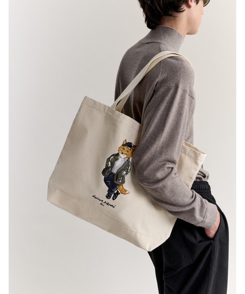 Maison Kitsune(メゾンキツネ)の「WEEKEND FOX TOTE(トートバッグ・メンズ・アイボリー・U)」の7枚目の写真