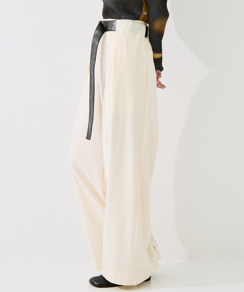 STUDIOUS(ステュディオス)の「【STUDIOUS/ステュディオス】Belted Trousers/ベルトトラウザー/ウォッシャブル/腰回りカバー/ベルト取り外し可(その他パンツ・レディース・ブラウン/グレー/アイボリー・1/2)」の8枚目の写真