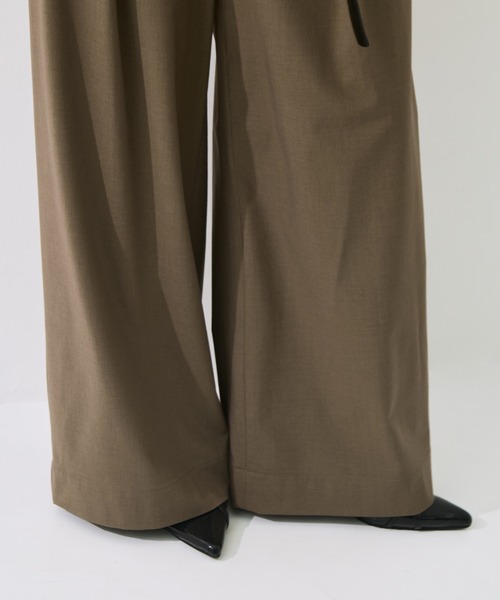 STUDIOUS(ステュディオス)の「【STUDIOUS/ステュディオス】Belted Trousers/ベルトトラウザー/ウォッシャブル/腰回りカバー/ベルト取り外し可(その他パンツ・レディース・ブラウン/グレー/アイボリー・1/2)」の16枚目の写真
