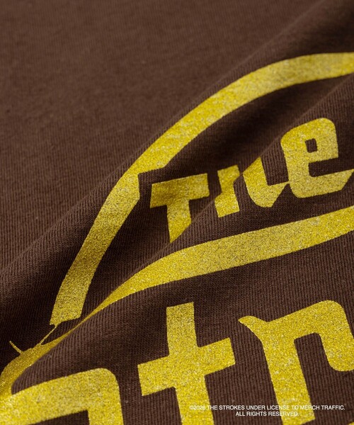 Saturdays NYC(サタデーズ ニューヨークシティ )の「The Strokes for Saturdays NYC Official T-shirt(Tシャツ/カットソー・メンズ・ダークブラウン・L)」の4枚目の写真