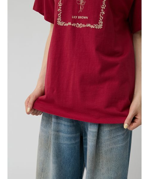 LILY BROWN(リリーブラウン)の「エンブロイダリープリントTシャツ(Tシャツ/カットソー・レディース・レッド/グレー/チャコールグレー・F)」の10枚目の写真