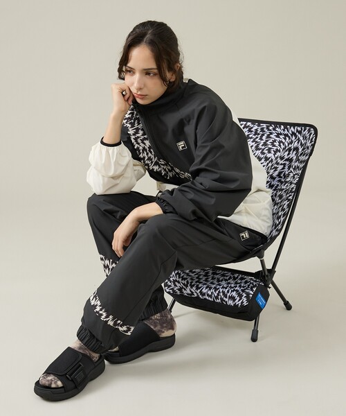 FILA(フィラ)の「【ELEY KISHIMOTO×FILA】イーリーキシモト×フィラ トラックジャケット / ユニセックス / SM6FDU719(ブルゾン・メンズ・カーキ/ブラック・L/M)」の8枚目の写真