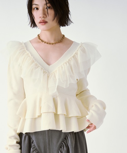 Ezick(エジック)の「2WAY tiered tulle ニットプルオーバー(ニット/セーター・レディース・ブラック/アイボリー・FREE)」の2枚目の写真
