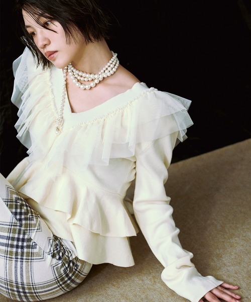 Ezick(エジック)の「2WAY tiered tulle ニットプルオーバー(ニット/セーター・レディース・ブラック/アイボリー・FREE)」の7枚目の写真