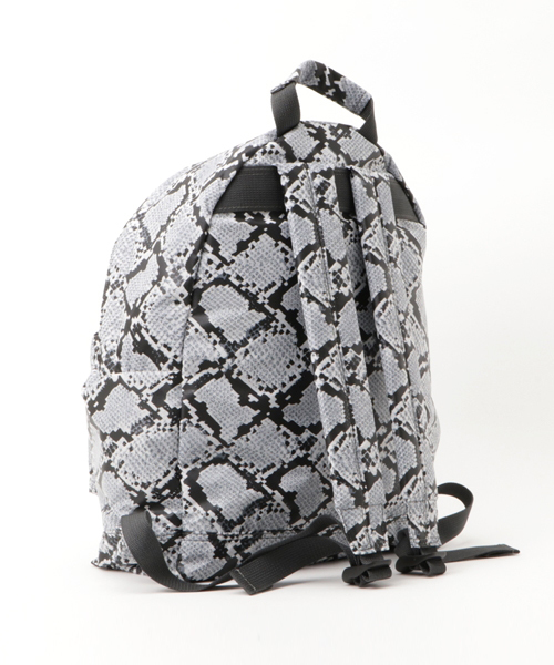 HEAD PORTER（ヘッドポーター）の「PYTHON/DAY PACK（バックパック/リュック・メンズ・アニマル・ONE SIZE）」の2枚目の写真
