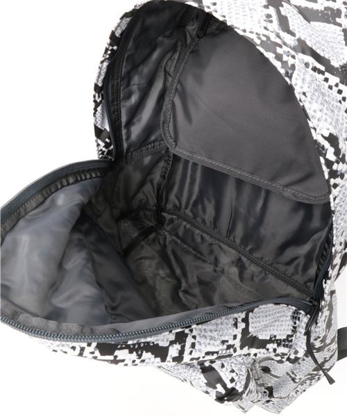 HEAD PORTER（ヘッドポーター）の「PYTHON/DAY PACK（バックパック/リュック・メンズ・アニマル・ONE SIZE）」の6枚目の写真