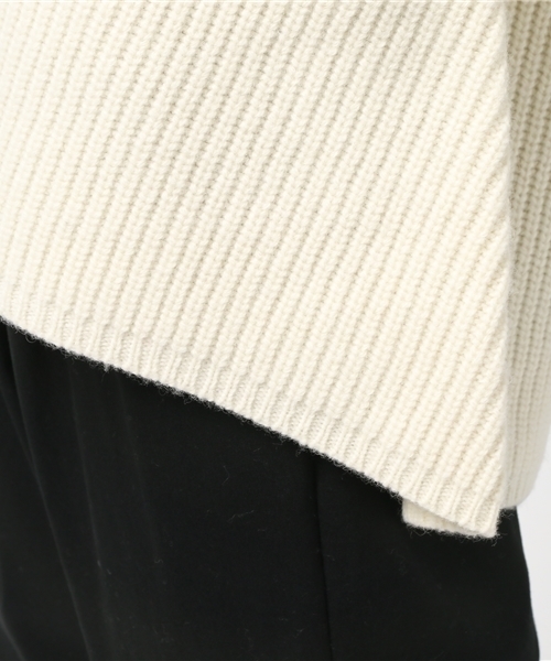 CLANE（クラネ）の「V-NECK BACK DROP KNIT（ニット/セーター・レディース・ブラック/グレー/ホワイト・2/1）」の4枚目の写真