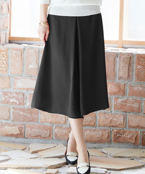 Pierrot(ピエロ)の「ボックスプリーツフレアワイドパンツ(その他パンツ・レディース・レンガ/ブラック/クリーム/ネイビー/カーキ・L/M)」の2枚目の写真