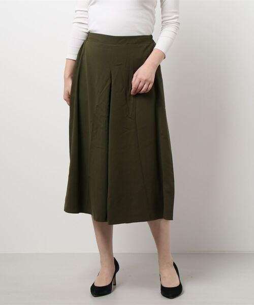 Pierrot(ピエロ)の「ボックスプリーツフレアワイドパンツ(その他パンツ・レディース・レンガ/ブラック/クリーム/ネイビー/カーキ・L/M)」の4枚目の写真