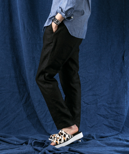 WORK NOT WORK URBAN RESEARCH(ワークノットワークアーバンリサーチ)の「WORK NOT WORK リネンテーパードイージーパンツ (その他パンツ・メンズ・ナチュラル/ブラック・SMALL/MEDIUM/LARGE)」の3枚目の写真