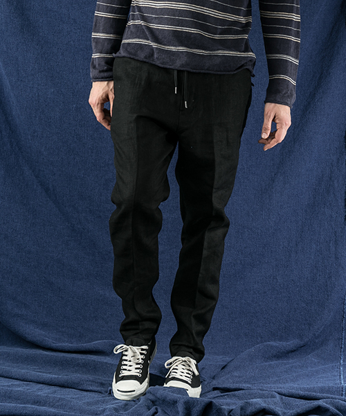 WORK NOT WORK URBAN RESEARCH(ワークノットワークアーバンリサーチ)の「WORK NOT WORK リネンテーパードイージーパンツ (その他パンツ・メンズ・ナチュラル/ブラック・SMALL/MEDIUM/LARGE)」の4枚目の写真