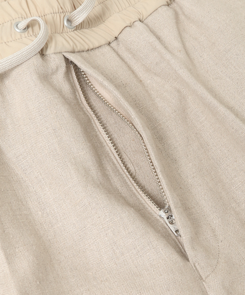 WORK NOT WORK URBAN RESEARCH(ワークノットワークアーバンリサーチ)の「WORK NOT WORK リネンテーパードイージーパンツ (その他パンツ・メンズ・ナチュラル/ブラック・SMALL/MEDIUM/LARGE)」の11枚目の写真