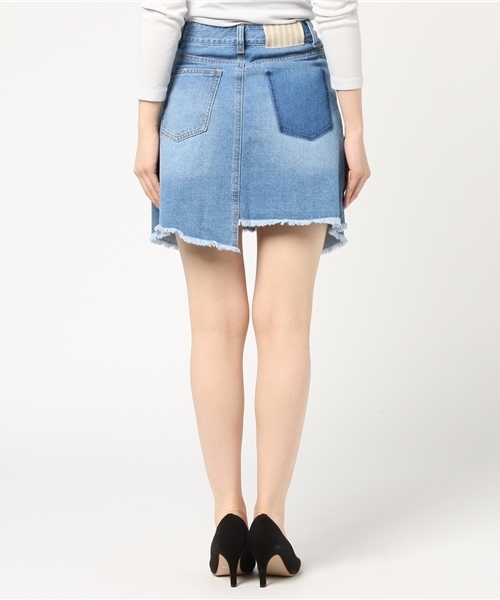 MURUA（ムルーア）の「Ｒｅｍａｋｅデザインデニムスカート（デニムスカート・レディース・ライトブルー・2/1）」の3枚目の写真