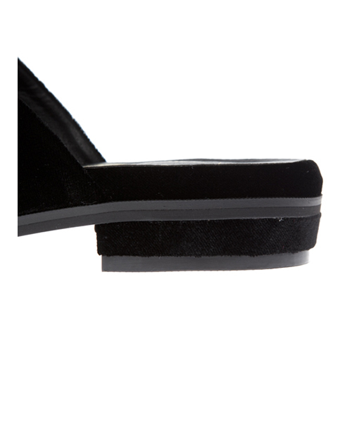 w closet(ダブルクローゼット)の「刺繍ベロアスリッパ(スリッポン・レディース・ピンクベージュ/ブラック/ボルドー/グリーン・L/M)」の5枚目の写真