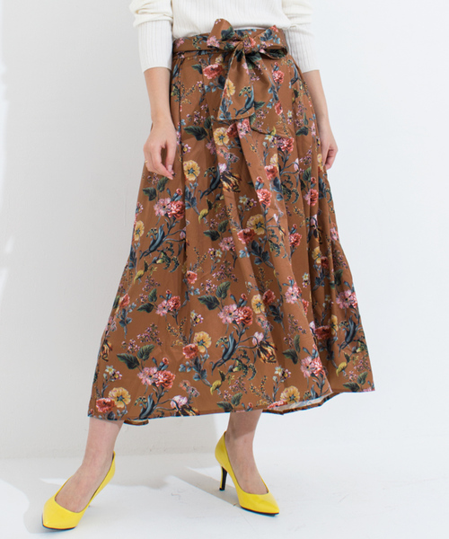 Furryrate(ファーリーレート)の「花柄サテンタックヘムスカート (スカート・レディース・グリーン/キャメル・FREE)」の1枚目の写真