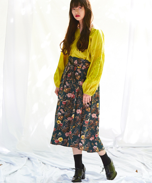 Furryrate(ファーリーレート)の「花柄サテンタックヘムスカート (スカート・レディース・グリーン/キャメル・FREE)」の3枚目の写真