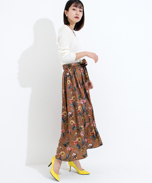 Furryrate(ファーリーレート)の「花柄サテンタックヘムスカート (スカート・レディース・グリーン/キャメル・FREE)」の12枚目の写真