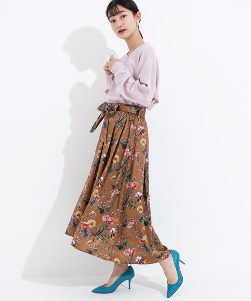 Furryrate(ファーリーレート)の「花柄サテンタックヘムスカート (スカート・レディース・グリーン/キャメル・FREE)」の13枚目の写真