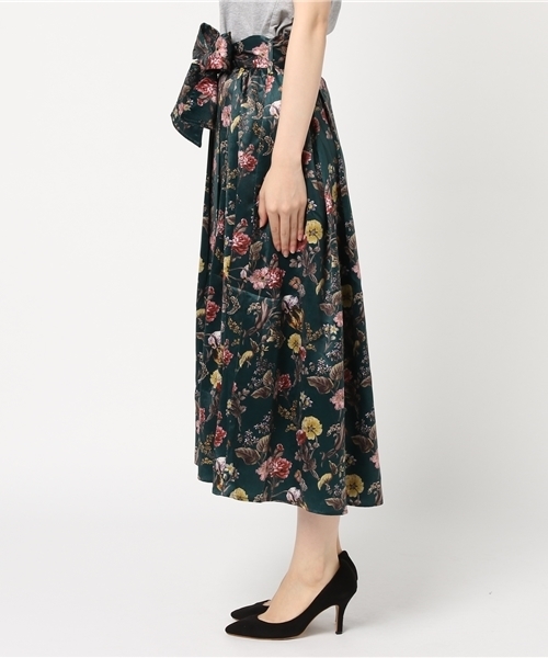 Furryrate(ファーリーレート)の「花柄サテンタックヘムスカート (スカート・レディース・グリーン/キャメル・FREE)」の7枚目の写真