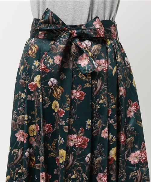 Furryrate(ファーリーレート)の「花柄サテンタックヘムスカート (スカート・レディース・グリーン/キャメル・FREE)」の6枚目の写真