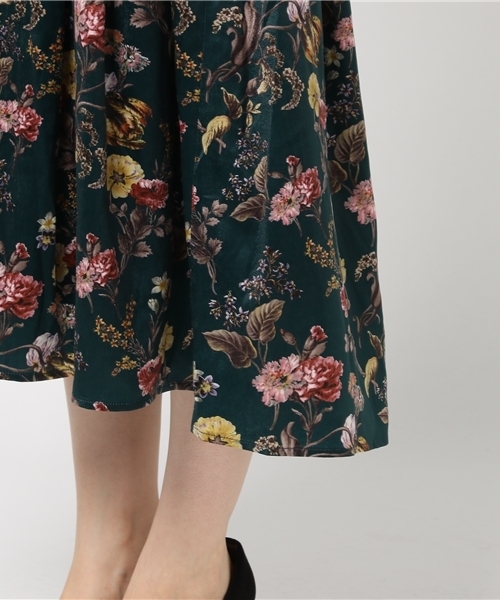 Furryrate(ファーリーレート)の「花柄サテンタックヘムスカート (スカート・レディース・グリーン/キャメル・FREE)」の10枚目の写真