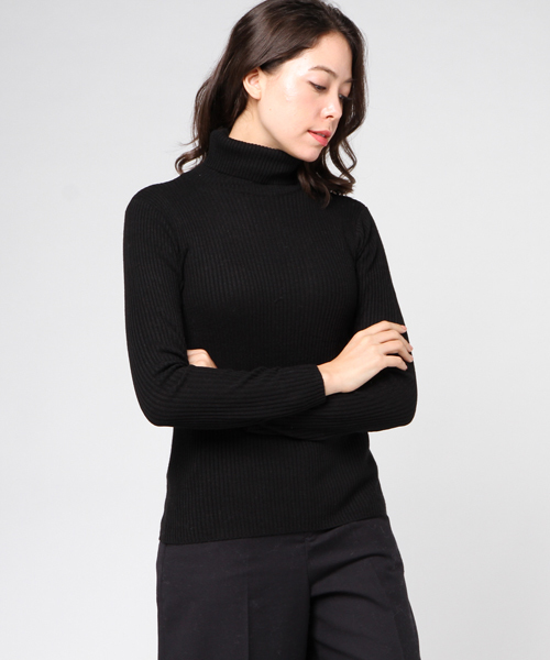 MARLENE JOBERT（マルレーヌ　ジョベル）の「アンゴラ混リブタートルニット（ニット/セーター・レディース・オフホワイト/ピンク/ネイビー/ブラック/マスタード/杢グレー/グレイッシュベージュ・L/M）」の3枚目の写真