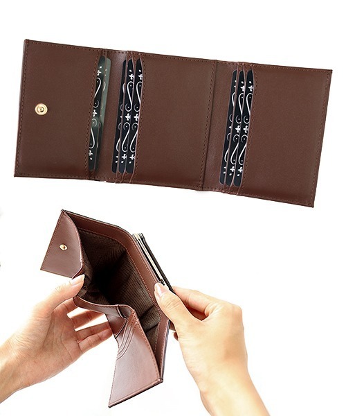 Clelia(クレリア)の「エナメルがま口二つ折りミニ財布(財布・レディース・ブラック/ブラウン/ベージュ/ミント/ベビーピンク/レッド・ONE SIZE)」の10枚目の写真