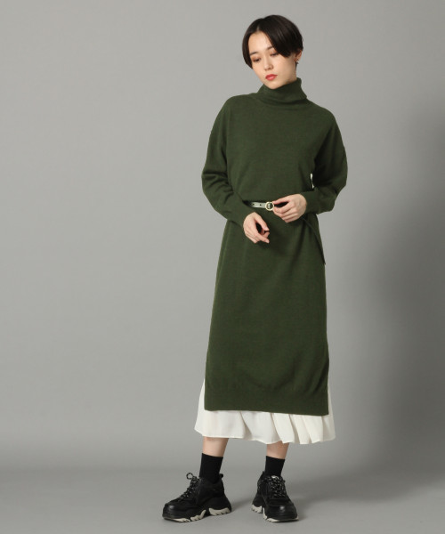 LOWRYS FARM（ローリーズファーム）の「１２Ｇタートルスリットワンピース　820531（ワンピース・レディース・ブラック/ベージュ/グリーン・FREE）」の4枚目の写真