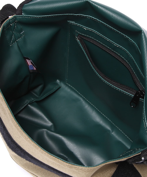 BEAMS BOY(ビームスボーイ)の「DeMartini×BEAMS BOY / 2トーン メッセンジャー (メッセンジャーバッグ・レディース・ブラック系その他/ベージュ系その他/ブルー系その他・ONE SIZE)」の7枚目の写真