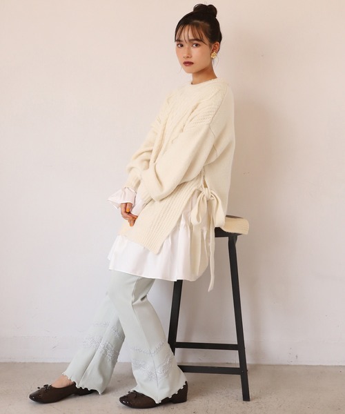 one after another NICE CLAUP（ワンアフターアナザーナイスクラップ）の「サイドリボンケーブルニット（ニット/セーター・レディース・ベージュ/アイボリー/モカ・FREE）」の4枚目の写真