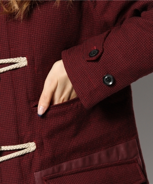 Ray BEAMS（レイビームス）の「●White Mountaineering / パターン ダッフルコート（ダッフルコート・レディース・ブラック系その他/ワイン・ONE SIZE）」の7枚目の写真