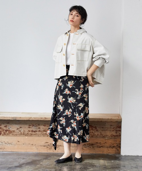 ADAM ET ROPE'（アダムエロペ）の「ステッチワークミリタリージャケット（その他アウター・レディース・ホワイト/ネイビー・FREE）」の13枚目の写真