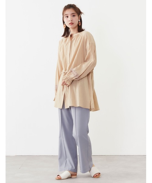 POU DOU DOU（プードゥドゥ）の「袖レース使いウエストドロストチュニックブラウス（シャツ/ブラウス・レディース・ベージュ/オフホワイト/ブルー・3）」の5枚目の写真