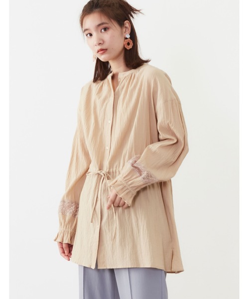 POU DOU DOU（プードゥドゥ）の「袖レース使いウエストドロストチュニックブラウス（シャツ/ブラウス・レディース・ベージュ/オフホワイト/ブルー・3）」の8枚目の写真