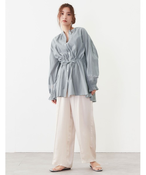 POU DOU DOU（プードゥドゥ）の「袖レース使いウエストドロストチュニックブラウス（シャツ/ブラウス・レディース・ベージュ/オフホワイト/ブルー・3）」の9枚目の写真