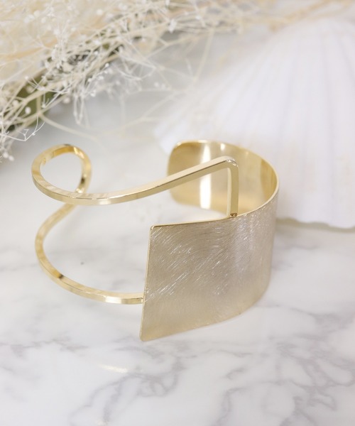 florist(フローリスト)の「2種展開特殊ライン加工のワイドバングル(バングル/リストバンド・レディース・シルバー系その他/ゴールド系その他/シルバー系その他2/ゴールド系その他2・FREE)」の11枚目の写真