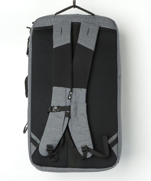 Oakley - オークリー OAKLEY ESSENTIAL BOX PACK L リュック Oakley Essential Box Pack L 4.0 - Radiant Yellow | Oakley® 日本