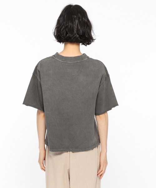 LAKOLE（ラコレ）の「オープンエンドピグメントTシャツ / LAKOLE（Tシャツ/カットソー・レディース・ブラック/ベージュ/ブルー/オフホワイト/ブラウン系その他・MEDIUM/SMALL）」の18枚目の写真